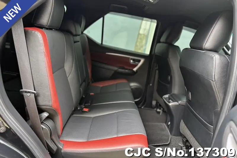 2021 Toyota / Fortuner Stock No. 137309