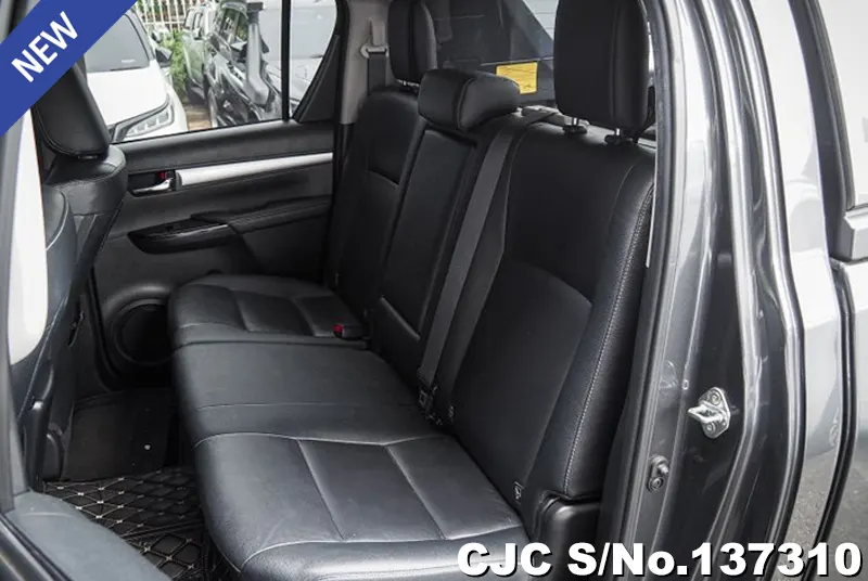 Toyota Hilux in Gray for Sale Image 6