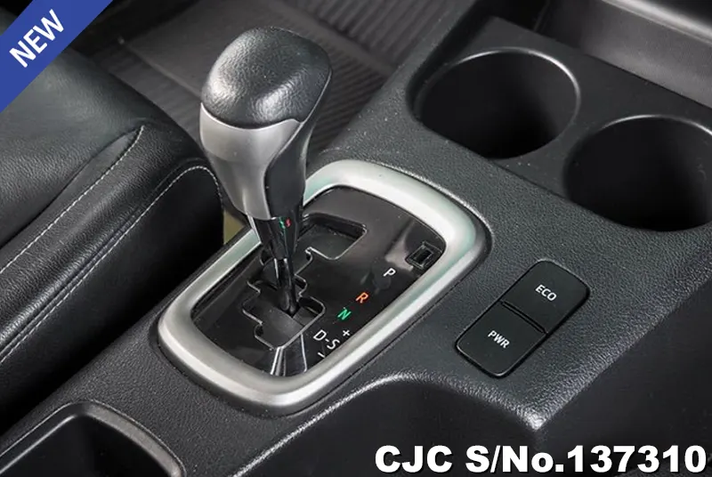 Toyota Hilux in Gray for Sale Image 9
