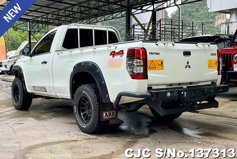 2020 Mitsubishi / Triton Stock No. 137313
