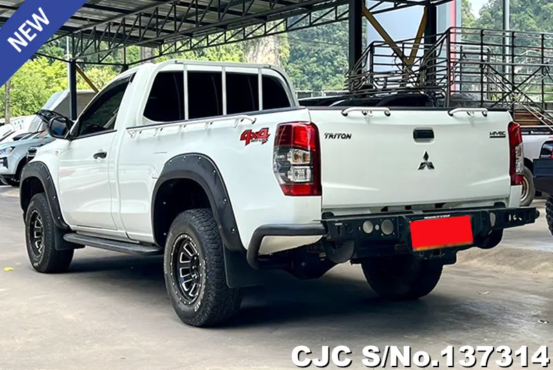 2022 Mitsubishi / Triton Stock No. 137314