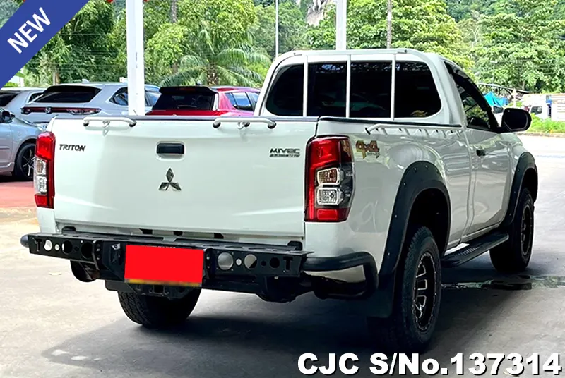 2022 Mitsubishi / Triton Stock No. 137314