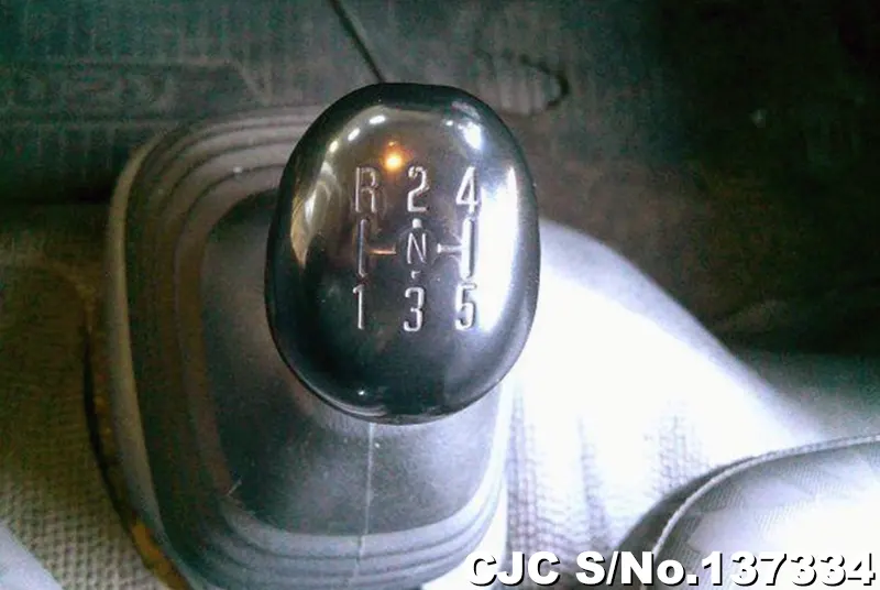 2006 Isuzu / Elf Stock No. 137334