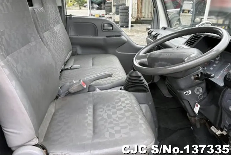 2005 Isuzu / Elf Stock No. 137335