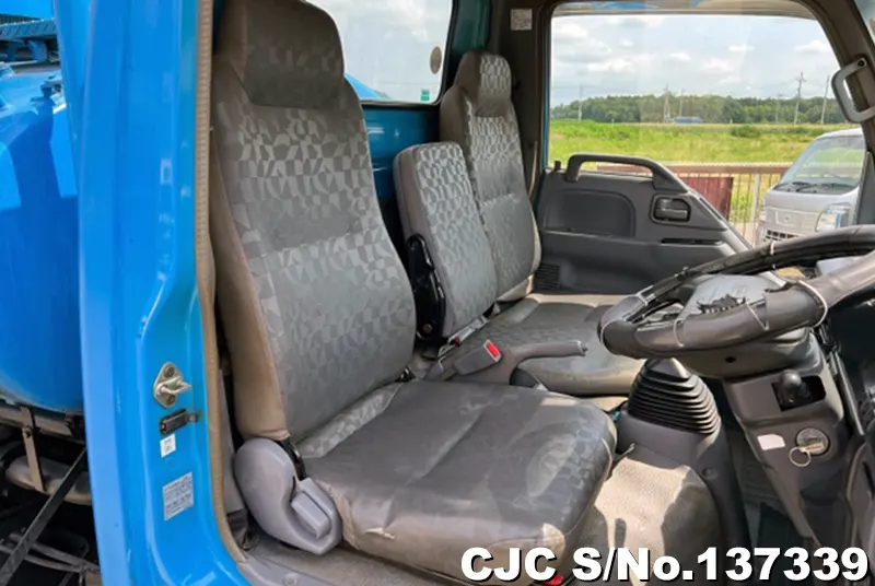 2005 Isuzu / Elf Stock No. 137339