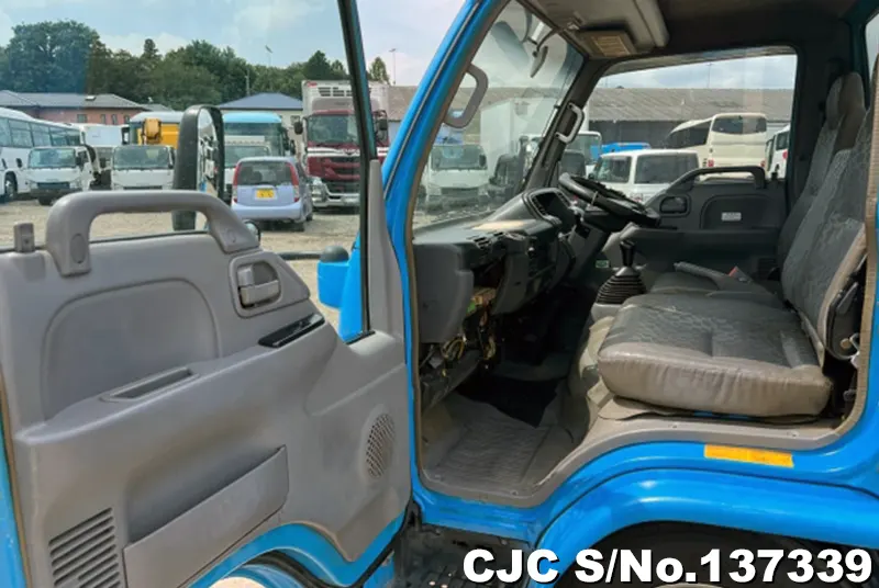 2005 Isuzu / Elf Stock No. 137339