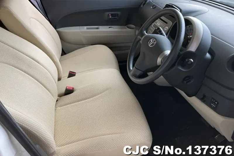 2009 Toyota / Passo Stock No. 137376