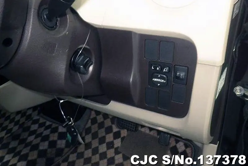 2011 Toyota / Passo Stock No. 137378