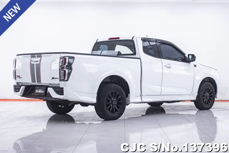 Isuzu D-Max in White for Sale Image 1