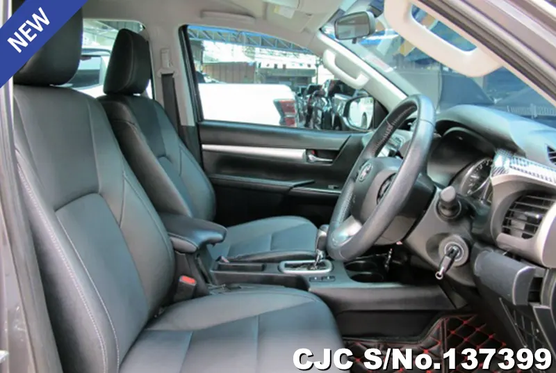 Toyota Hilux in Gray for Sale Image 7
