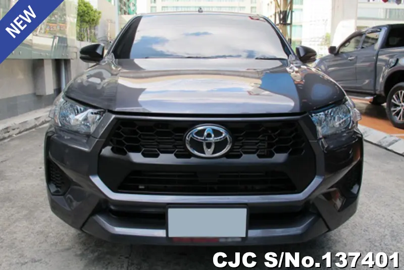 Toyota Hilux in Gray for Sale Image 4