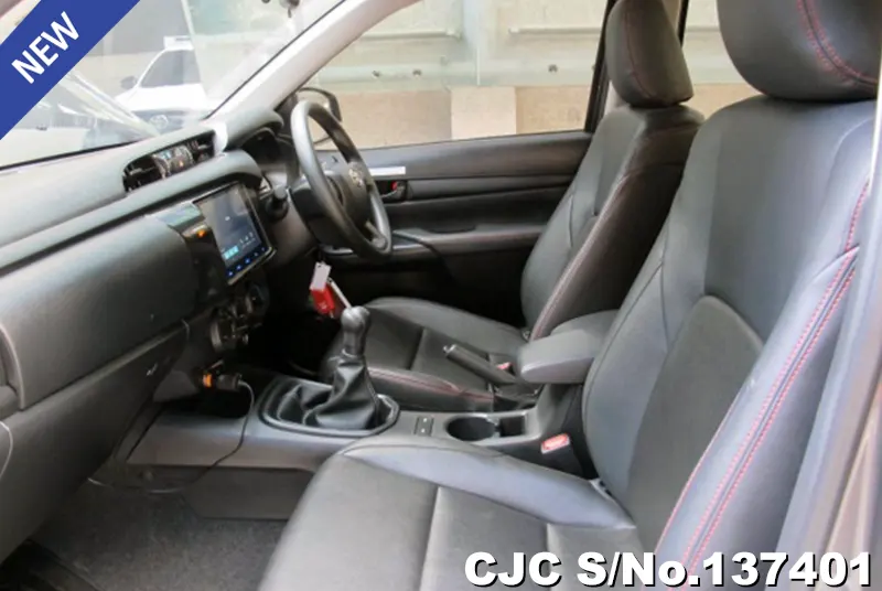 Toyota Hilux in Gray for Sale Image 8