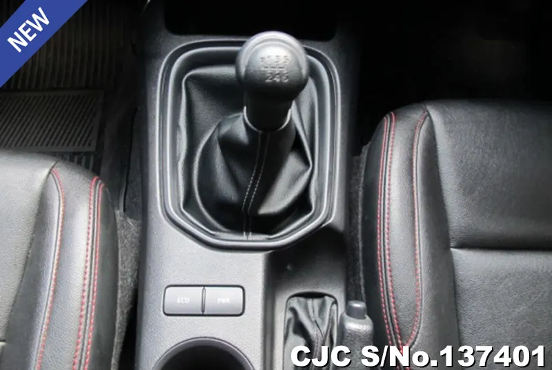 Toyota Hilux in Gray for Sale Image 11