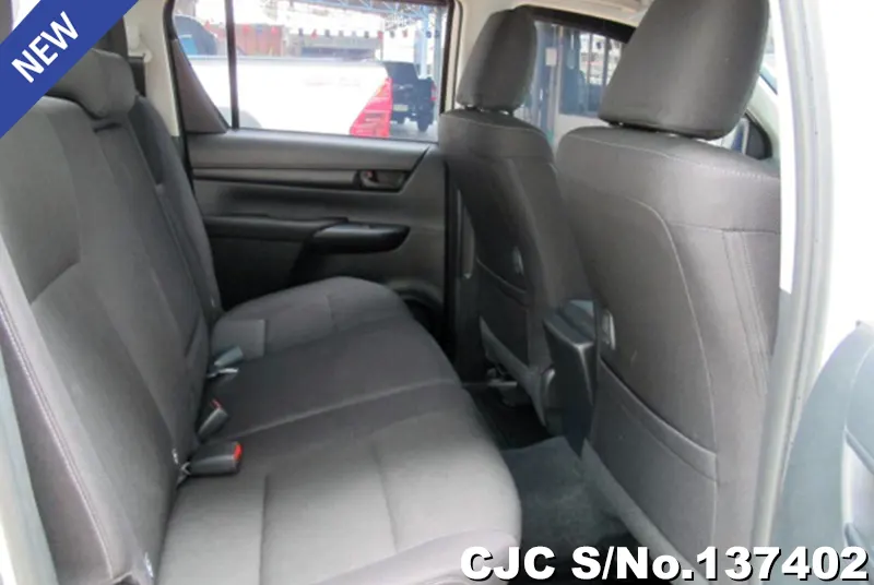 Toyota Hilux in White for Sale Image 9
