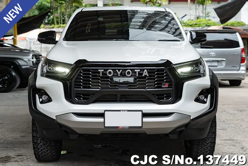 Toyota Hilux in White for Sale Image 4
