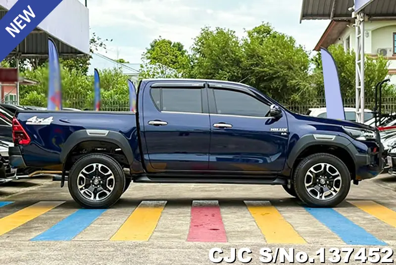 Toyota Hilux in Blue for Sale Image 6