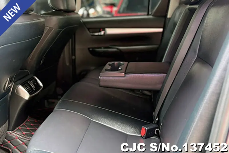 Toyota Hilux in Blue for Sale Image 13