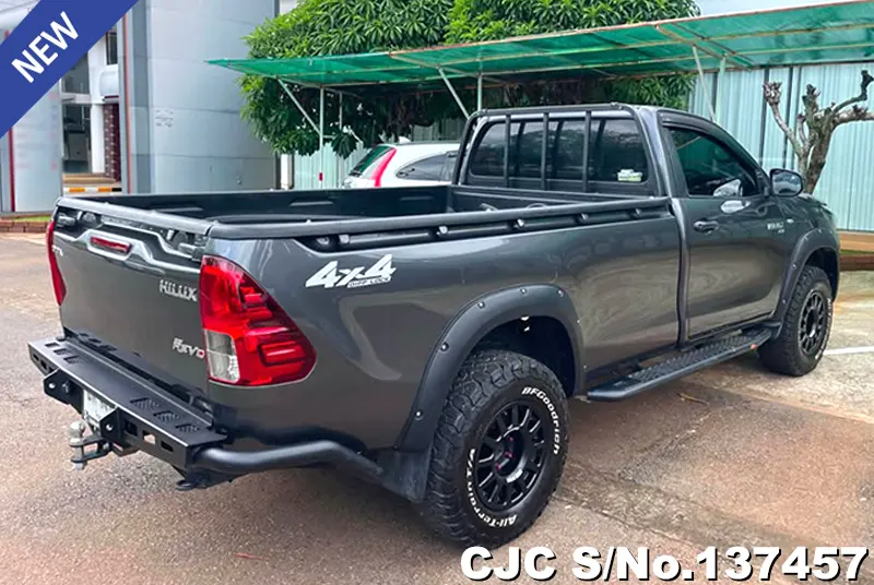 Toyota Hilux in Gray for Sale Image 2