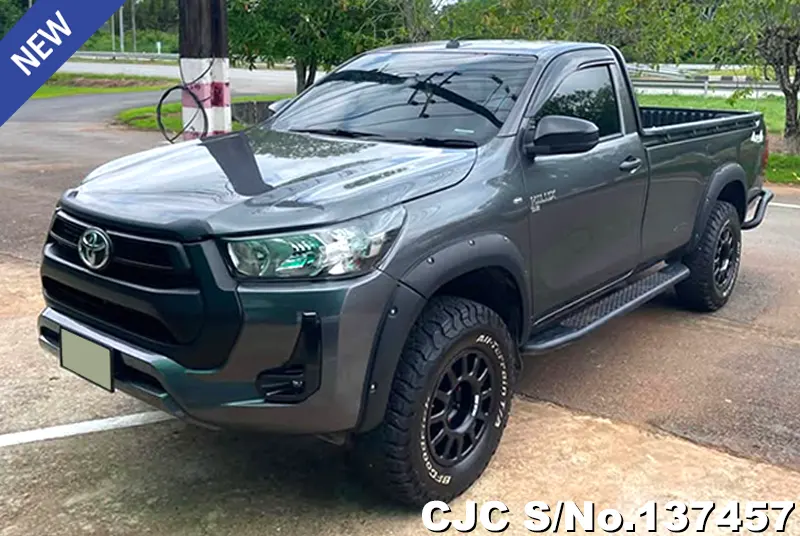 Toyota Hilux in Gray for Sale Image 3