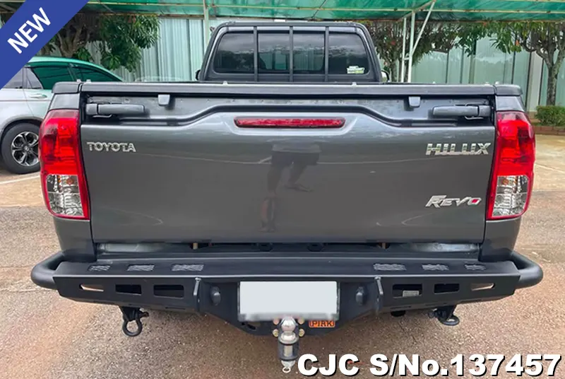 Toyota Hilux in Gray for Sale Image 6