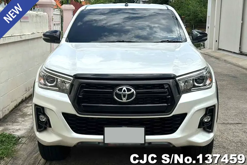 2019 Toyota / Hilux / Revo Rocco Stock No. 137459