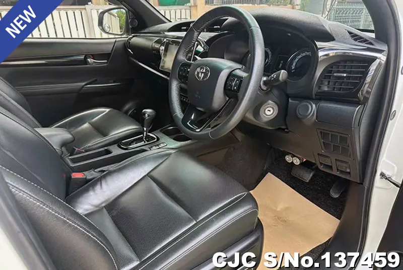 2019 Toyota / Hilux / Revo Rocco Stock No. 137459