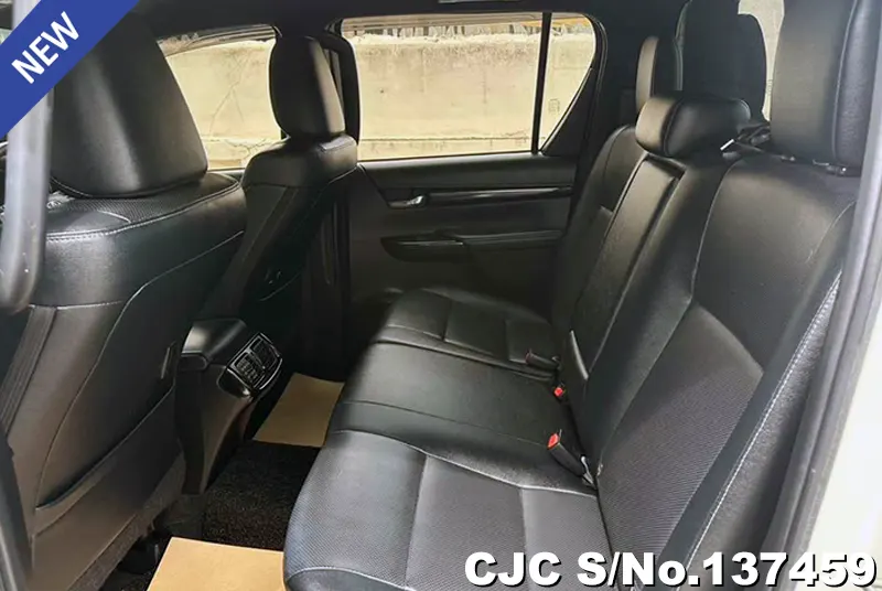 Toyota Hilux in White for Sale Image 11