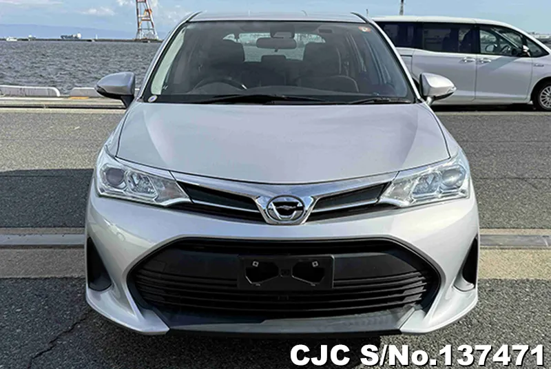 Toyota Corolla Fielder in Silver for Sale Image 4