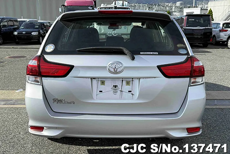 Toyota Corolla Fielder in Silver for Sale Image 5