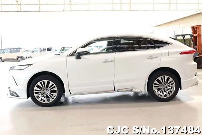 2022 Toyota / Harrier Stock No. 137484