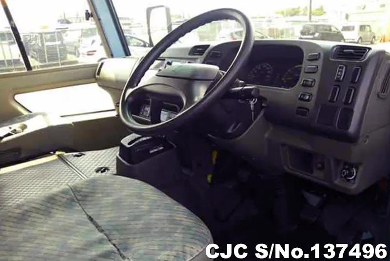 2001 Mitsubishi / Rosa Stock No. 137496