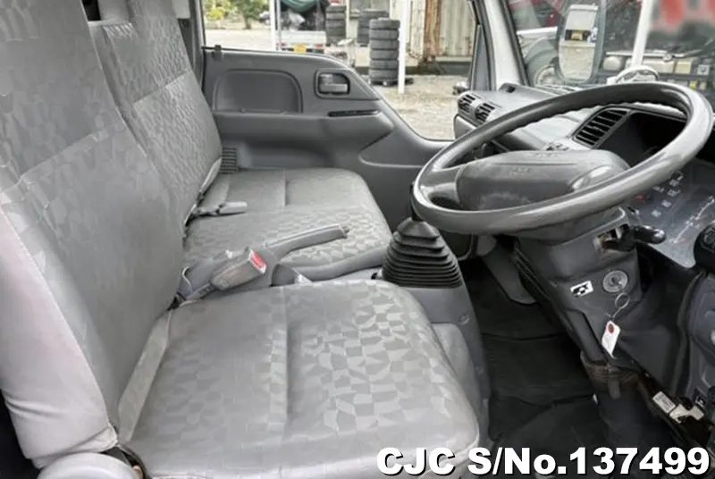 2005 Isuzu / Elf Stock No. 137499