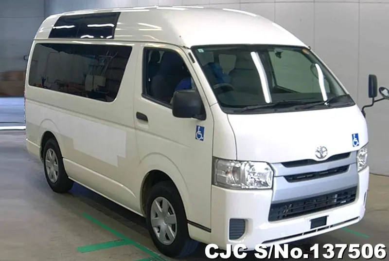 Toyota / Hiace 2016