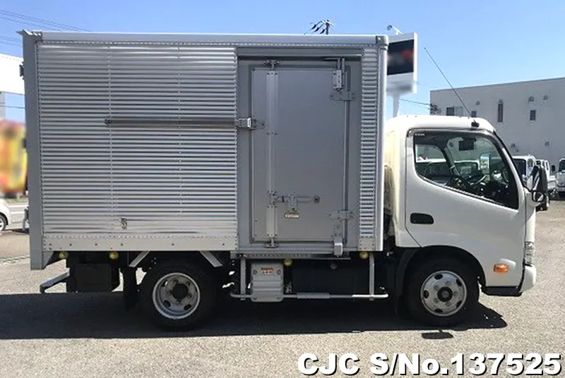 2022 Hino / Dutro Stock No. 137525