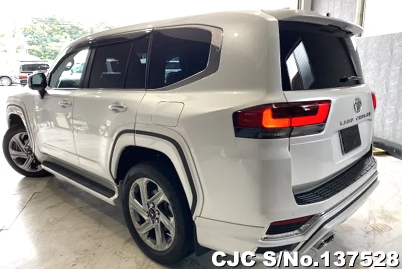 2025 Toyota / Land Cruiser Stock No. 137528
