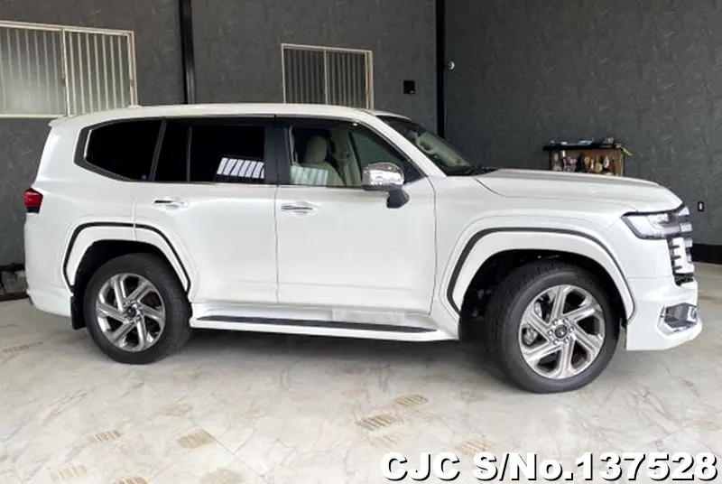 2025 Toyota / Land Cruiser Stock No. 137528