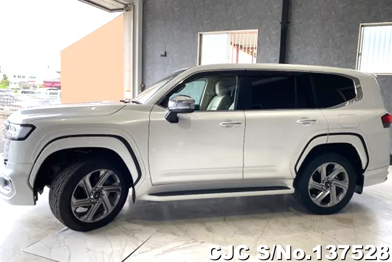 2025 Toyota / Land Cruiser Stock No. 137528