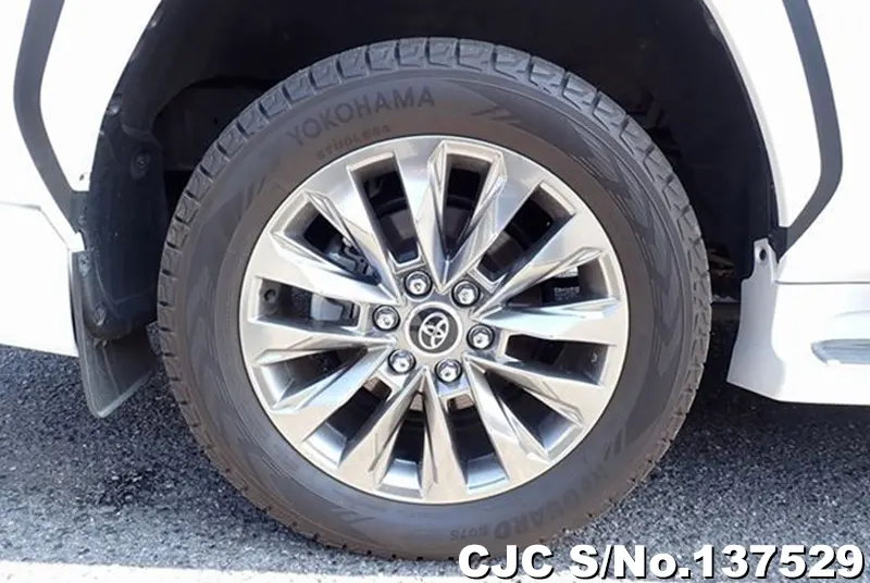 2024 Toyota / Land Cruiser Stock No. 137529