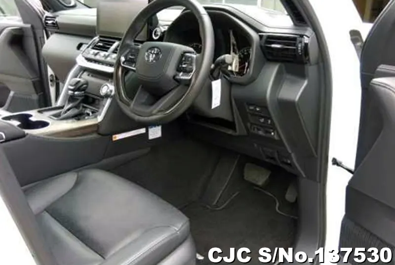 Toyota Land Cruiser in Pearl for Sale Image 5