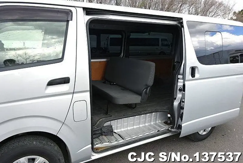 2017 Toyota / Hiace Stock No. 137537