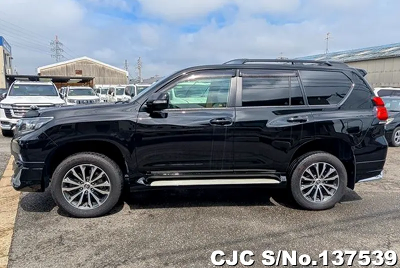 Toyota Land Cruiser Prado in Black for Sale Image 5