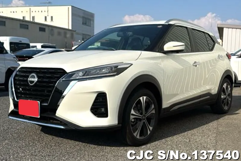Nissan Kicks in Pearl for Sale Image 2
