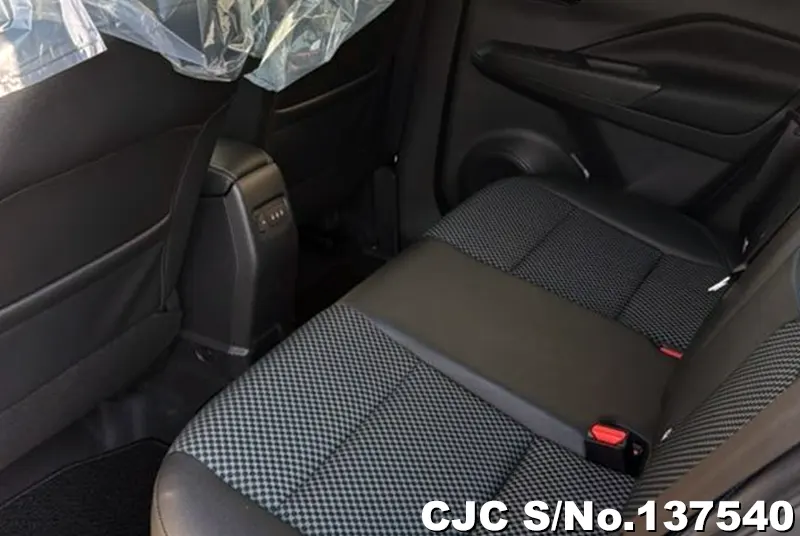 Nissan Kicks in Pearl for Sale Image 6