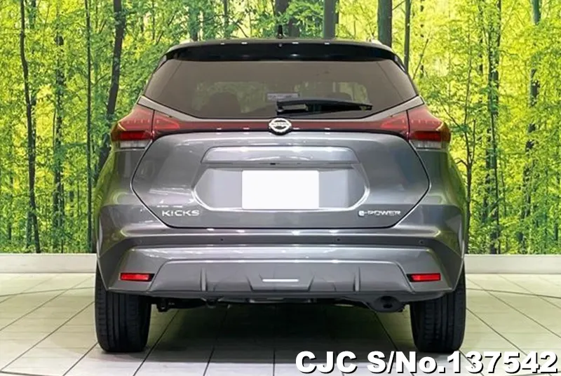 Nissan Kicks in Gray for Sale Image 4