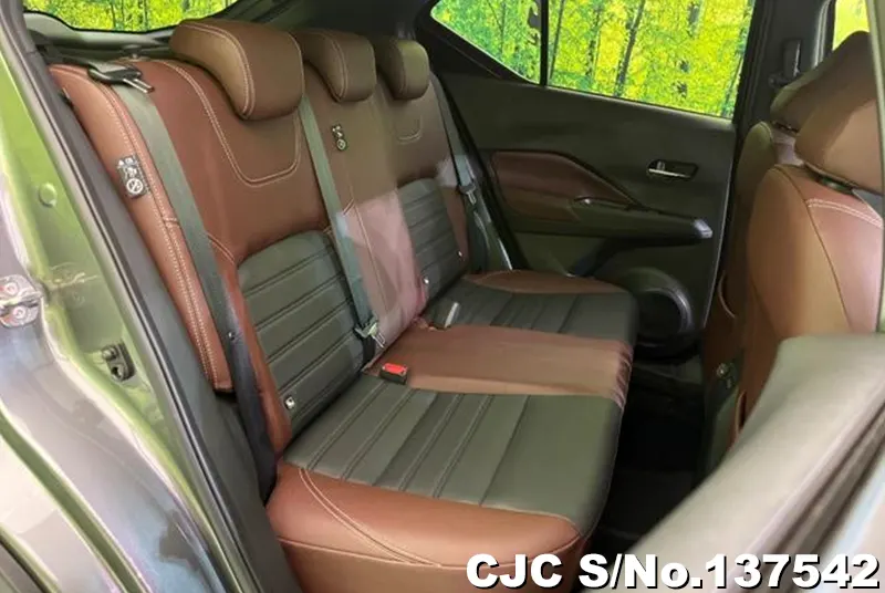Nissan Kicks in Gray for Sale Image 8