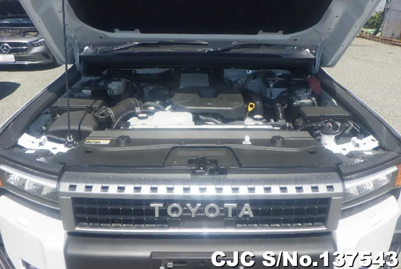 Toyota Land Cruiser 250 in Pearl for Sale Image 9