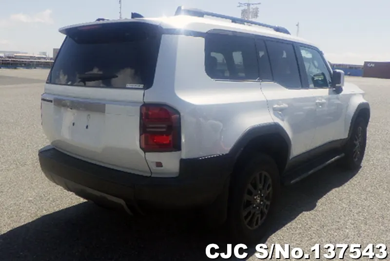 Toyota Land Cruiser 250 in Pearl for Sale Image 2