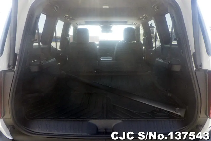 Toyota Land Cruiser 250 in Pearl for Sale Image 4