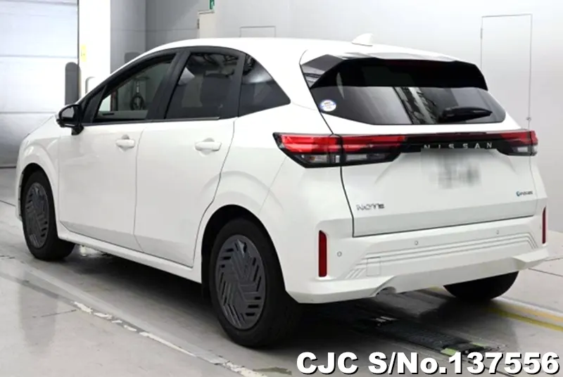 Nissan Note in White for Sale Image 1