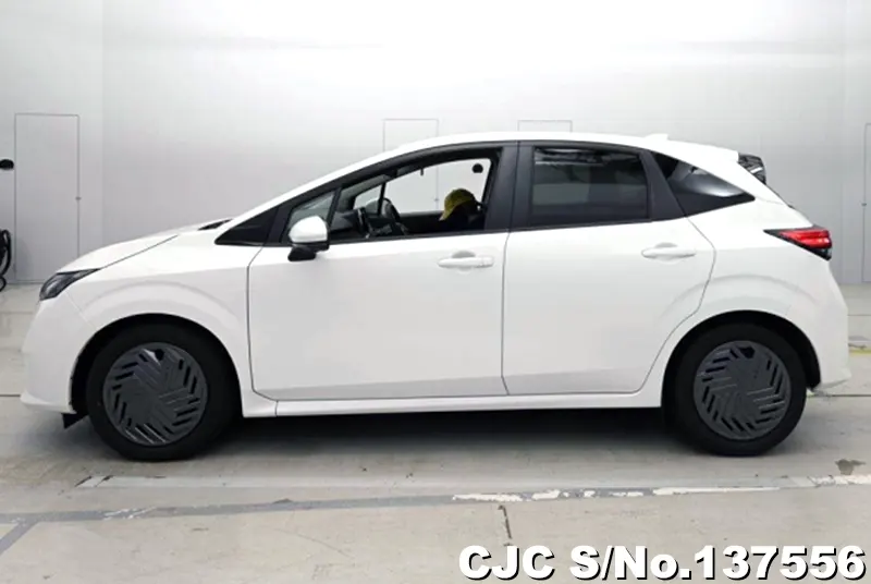 Nissan Note in White for Sale Image 5